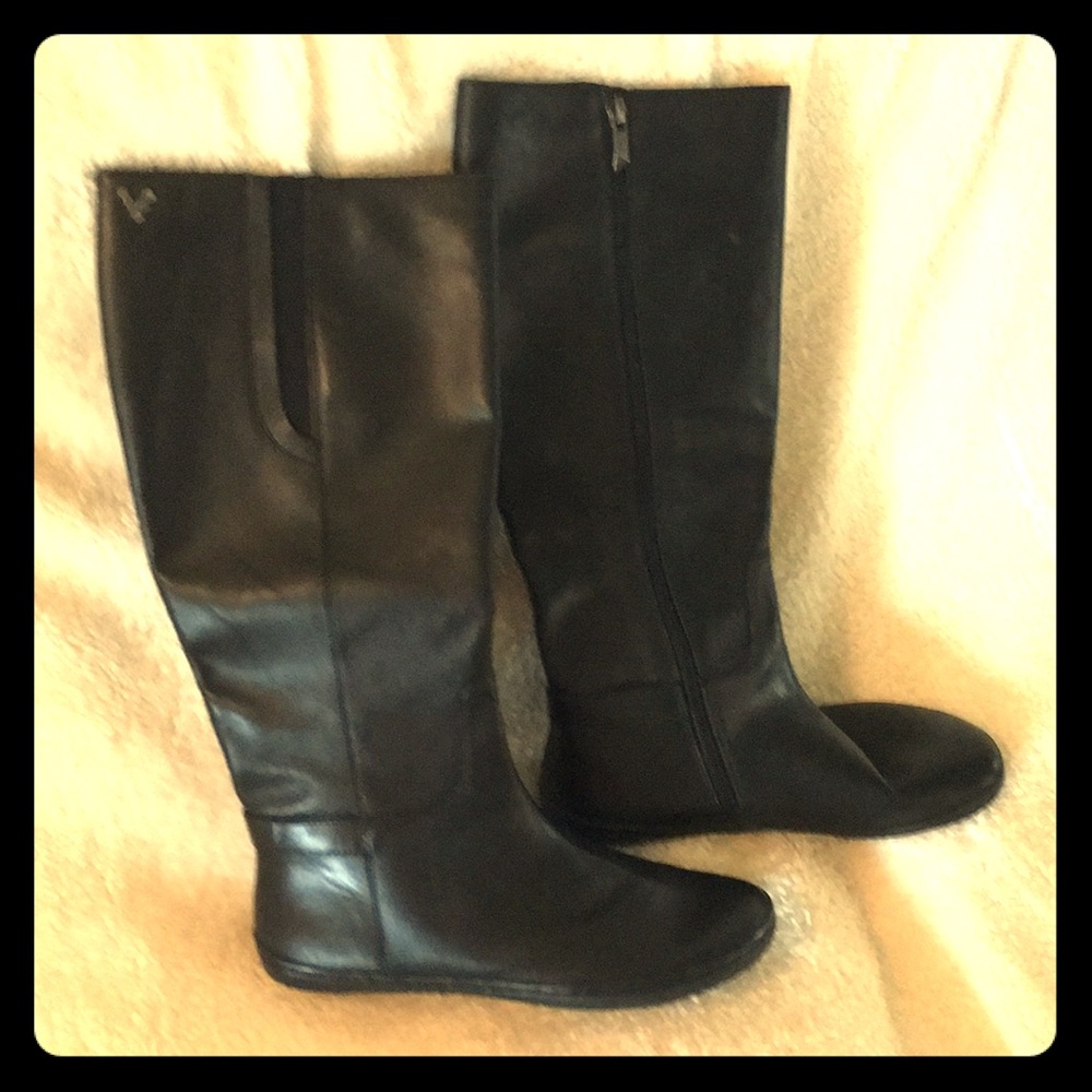 Vivobarefoot knee high black boots